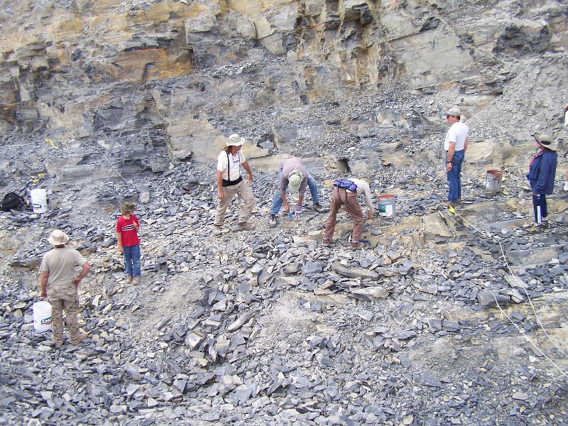 No 17 Trilobite dig Richard and son, dont know name, Robert Sankovich, Larry Knapton, Joel, Steve and Diane .JPG